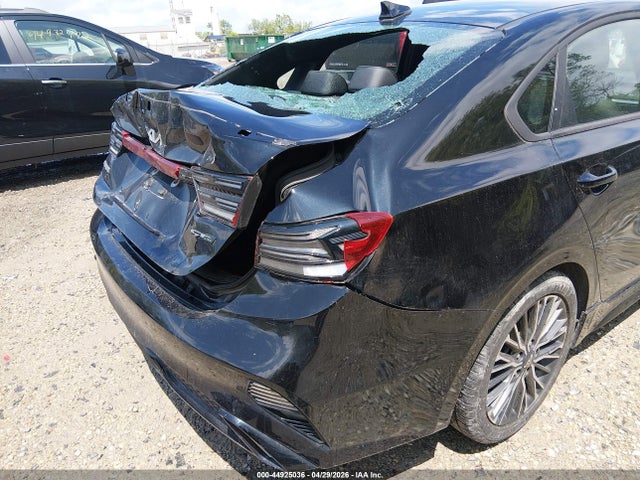 44925036 :رقم المزاد ، 3KPF54AD1NE499412 vin ، 2022 Kia Forte Gt-line مزاد بيع