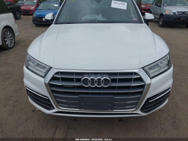 44925040 :رقم المزاد ، WA1BNAFY4J2100650 vin ، 2018 Audi Q5 2.0t Premium/2.0t Tech Premium مزاد بيع