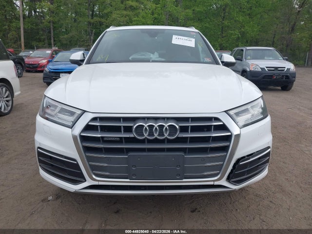 44925040 :رقم المزاد ، WA1BNAFY4J2100650 vin ، 2018 Audi Q5 2.0t Premium/2.0t Tech Premium مزاد بيع