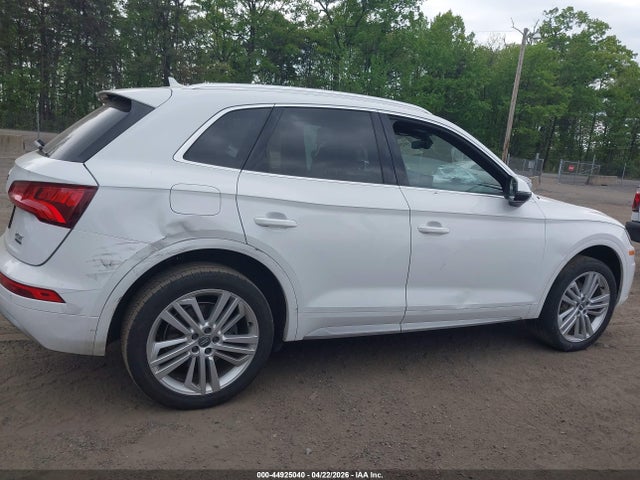 44925040 :رقم المزاد ، WA1BNAFY4J2100650 vin ، 2018 Audi Q5 2.0t Premium/2.0t Tech Premium مزاد بيع