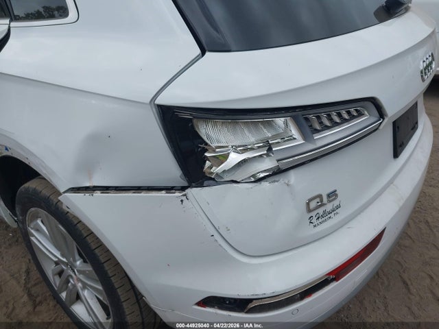 44925040 :رقم المزاد ، WA1BNAFY4J2100650 vin ، 2018 Audi Q5 2.0t Premium/2.0t Tech Premium مزاد بيع