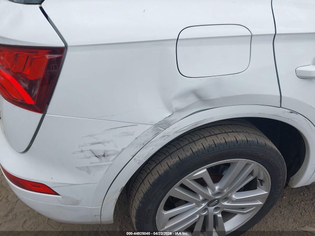 44925040 :رقم المزاد ، WA1BNAFY4J2100650 vin ، 2018 Audi Q5 2.0t Premium/2.0t Tech Premium مزاد بيع