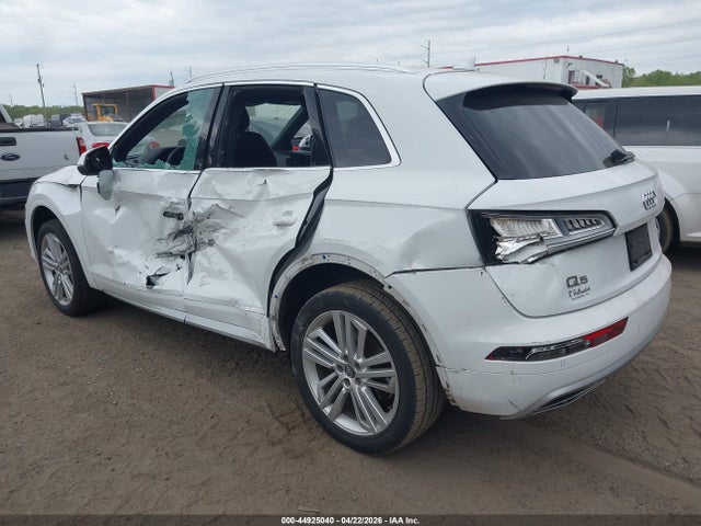44925040 :رقم المزاد ، WA1BNAFY4J2100650 vin ، 2018 Audi Q5 2.0t Premium/2.0t Tech Premium مزاد بيع
