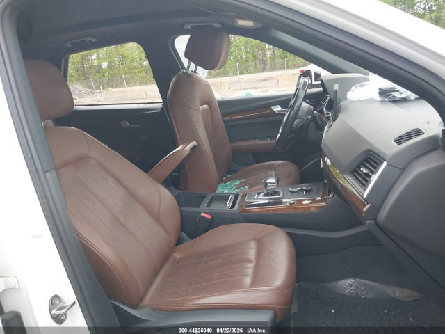 44925040 :رقم المزاد ، WA1BNAFY4J2100650 vin ، 2018 Audi Q5 2.0t Premium/2.0t Tech Premium مزاد بيع