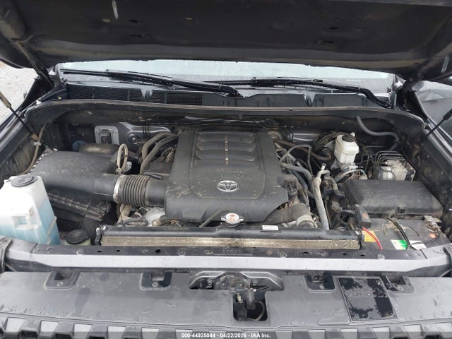5TFUY5F16JX716174 Toyota Tundra Sr5 5.7l V8
