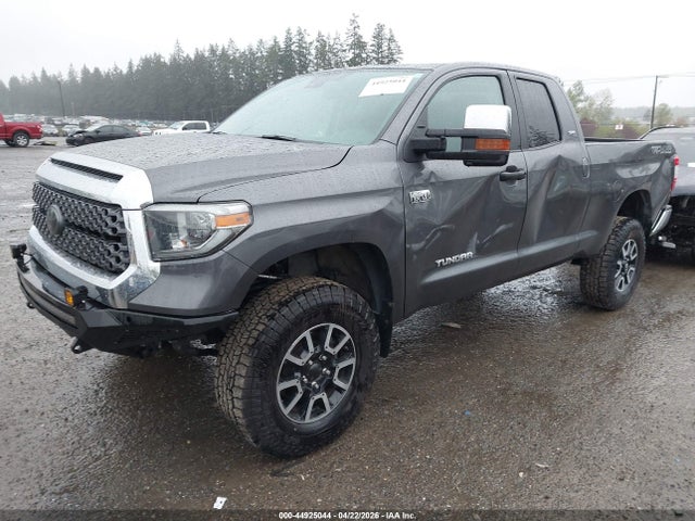 5TFUY5F16JX716174 Toyota Tundra Sr5 5.7l V8