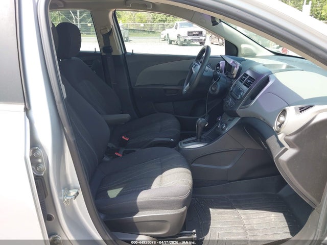 1G1JC5SHXF4121267 Chevrolet Sonic Lt Auto