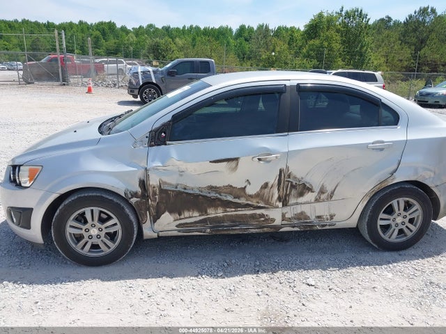1G1JC5SHXF4121267 Chevrolet Sonic Lt Auto
