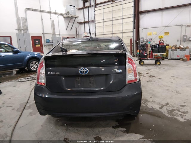 Toyota Prius Three 2014 JTDKN3DU7E0359328 Image 17