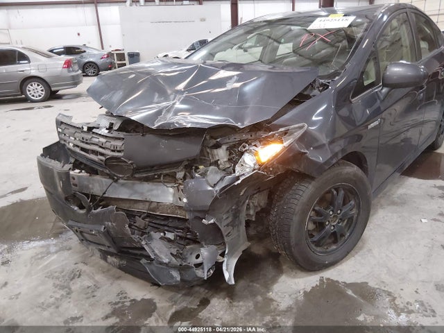 Toyota Prius Three 2014 JTDKN3DU7E0359328 Image 6