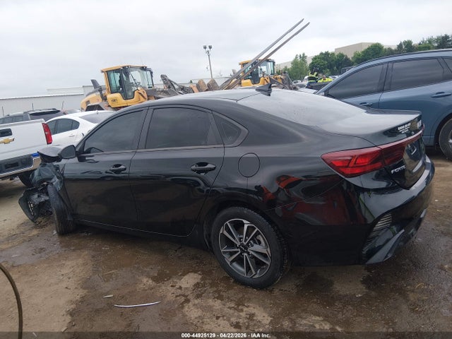 44925129 :رقم المزاد ، 3KPF24AD9NE433117 vin ، 2022 Kia Forte Lxs مزاد بيع