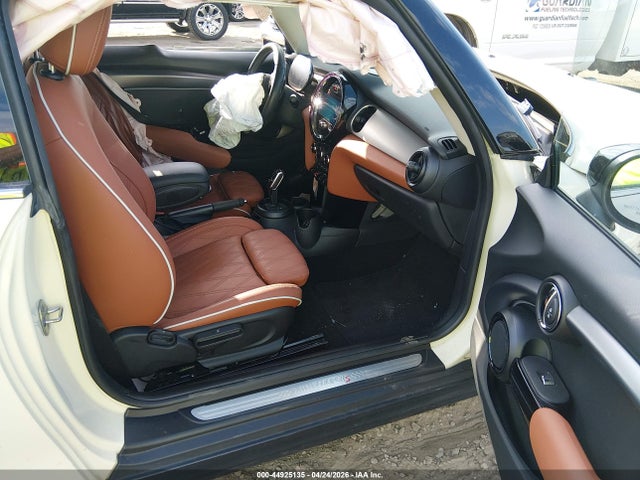 44925135 :رقم المزاد ، WMW53DH06N2R32107 vin ، 2022 Mini Hardtop Cooper S مزاد بيع
