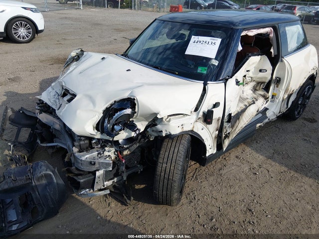 44925135 :رقم المزاد ، WMW53DH06N2R32107 vin ، 2022 Mini Hardtop Cooper S مزاد بيع