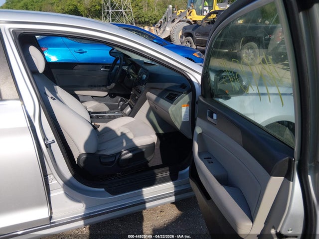 Aukcja sprzedaży 2016 Hyundai Sonata Hybrid Se, vin: KMHE24L19GA028729, numer aukcji: 44925145