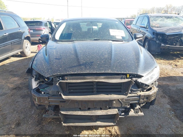 44925166 :رقم المزاد ، 3FA6P0LU3JR160062 vin ، 2018 Ford Fusion Hybrid Se مزاد بيع