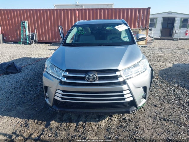 44925207 :رقم المزاد ، 5TDKZRFH1KS573280 vin ، 2019 Toyota Highlander Xle مزاد بيع