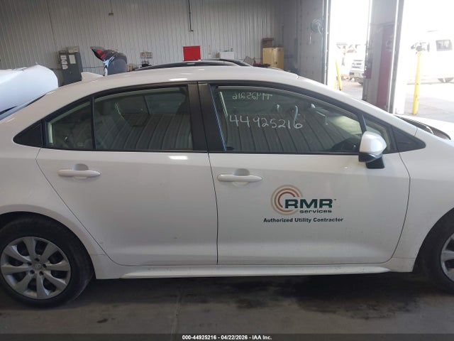 2022 Toyota Corolla Le მანქანა იყიდება აუქციონზე, vin: JTDEPMAE7N3016737, აუქციონის ნომერი: 44925216