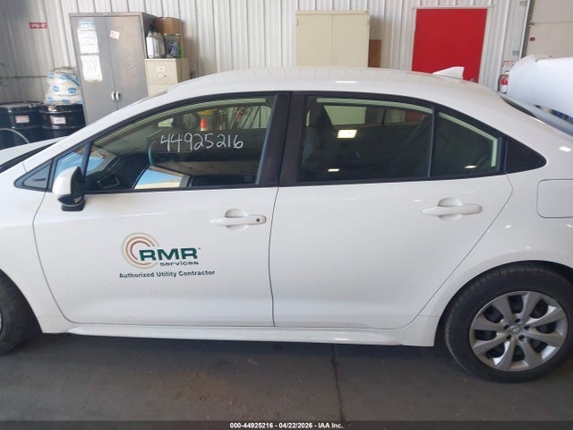2022 Toyota Corolla Le მანქანა იყიდება აუქციონზე, vin: JTDEPMAE7N3016737, აუქციონის ნომერი: 44925216