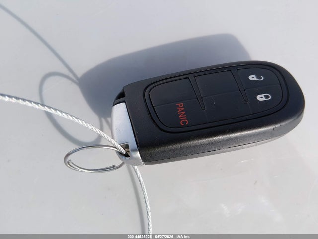 Продаж на аукціоні авто 2018 Jeep Cherokee Latitude Plus Fwd, vin: 1C4PJLLB3JD538048, номер лоту: 44925225