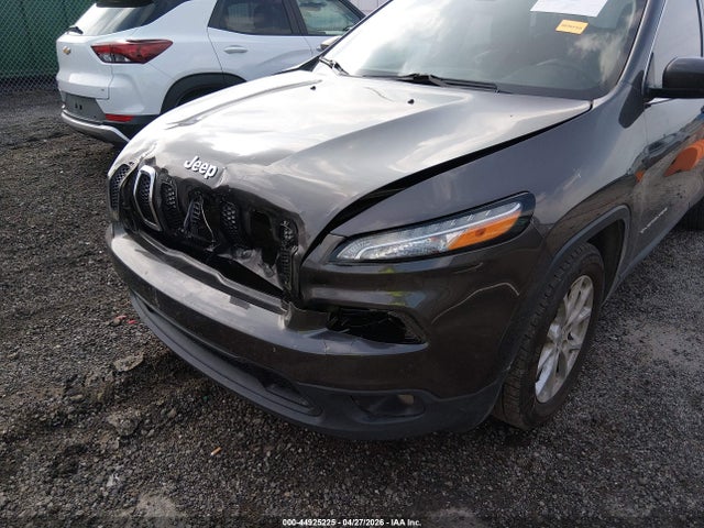 Продаж на аукціоні авто 2018 Jeep Cherokee Latitude Plus Fwd, vin: 1C4PJLLB3JD538048, номер лоту: 44925225