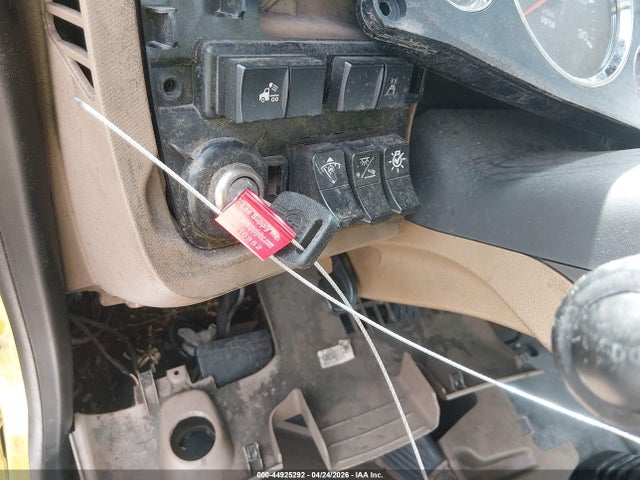 1XKYD49XXFJ438241 Kenworth Construction T680