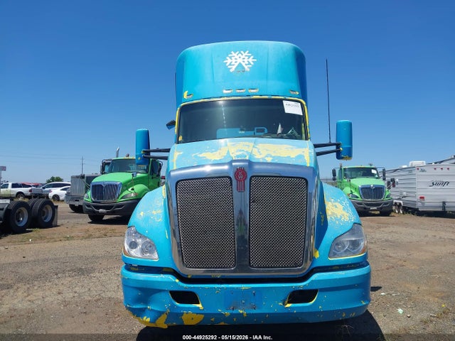 1XKYD49XXFJ438241 Kenworth Construction T680