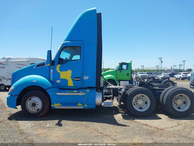 1XKYD49XXFJ438241 Kenworth Construction T680