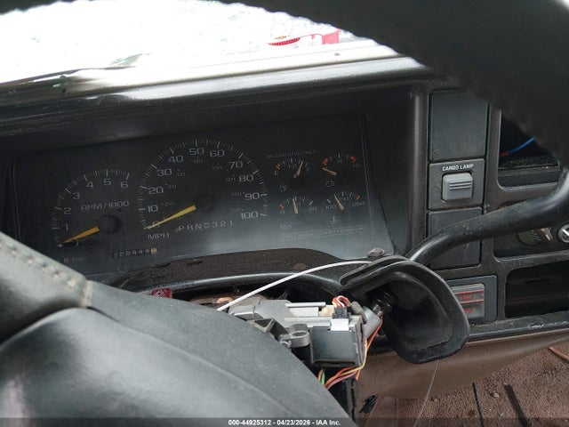 Продаж на аукціоні авто 1998 Chevrolet K1500 Fleetside, vin: 1GCEK19R0WR128430, номер лоту: 44925312