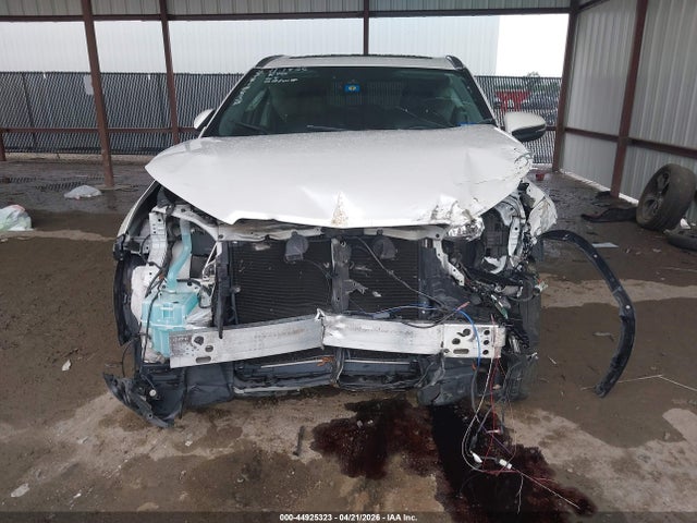 Продажа на аукционе авто 2018 Toyota Highlander Limited Platinum, vin: 5TDYZRFH2JS242619, номер лота: 44925323