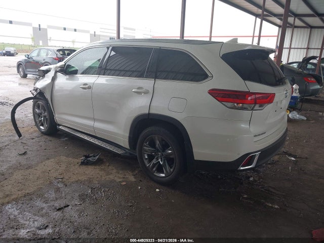 Продажа на аукционе авто 2018 Toyota Highlander Limited Platinum, vin: 5TDYZRFH2JS242619, номер лота: 44925323