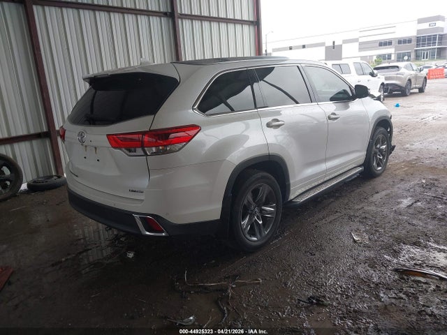 Продажа на аукционе авто 2018 Toyota Highlander Limited Platinum, vin: 5TDYZRFH2JS242619, номер лота: 44925323