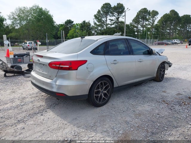 44925334 :رقم المزاد ، 1FADP3H24JL201300 vin ، 2018 Ford Focus Sel مزاد بيع