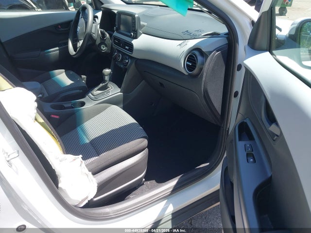 2019 Hyundai Kona Se მანქანა იყიდება აუქციონზე, vin: KM8K12AA7KU296098, აუქციონის ნომერი: 44925365