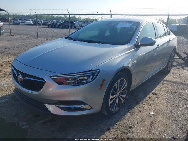 44925479 :رقم المزاد ، W04GP6SX3J1081881 vin ، 2018 Buick Regal Sportback Essence مزاد بيع