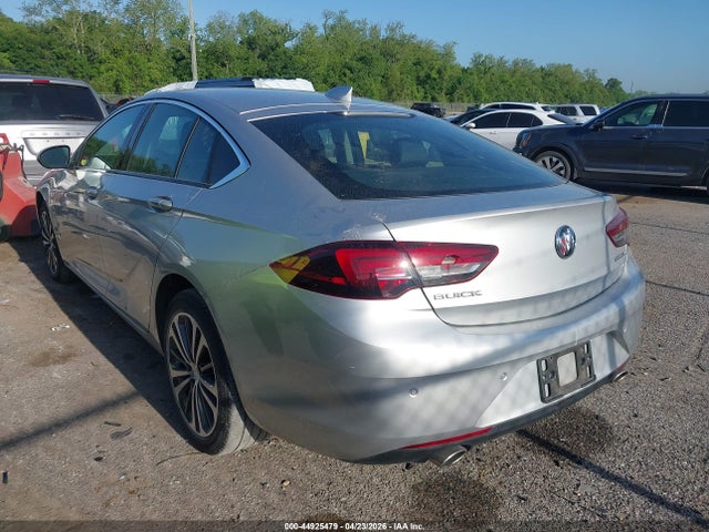44925479 :رقم المزاد ، W04GP6SX3J1081881 vin ، 2018 Buick Regal Sportback Essence مزاد بيع
