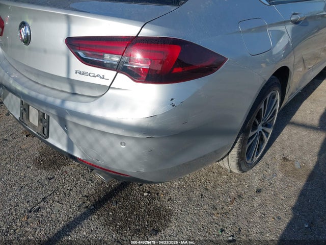 44925479 :رقم المزاد ، W04GP6SX3J1081881 vin ، 2018 Buick Regal Sportback Essence مزاد بيع