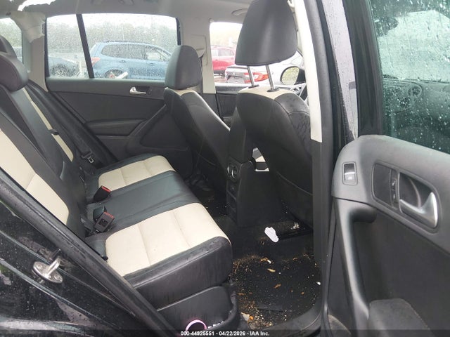 44925551 :رقم المزاد ، WVGSV7AX9HK023495 vin ، 2017 Volkswagen Tiguan 2.0t Wolfsburg Edition مزاد بيع