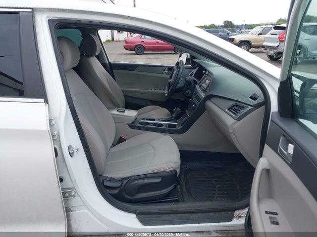 5NPE24AF8FH063921 Hyundai SONATA SE