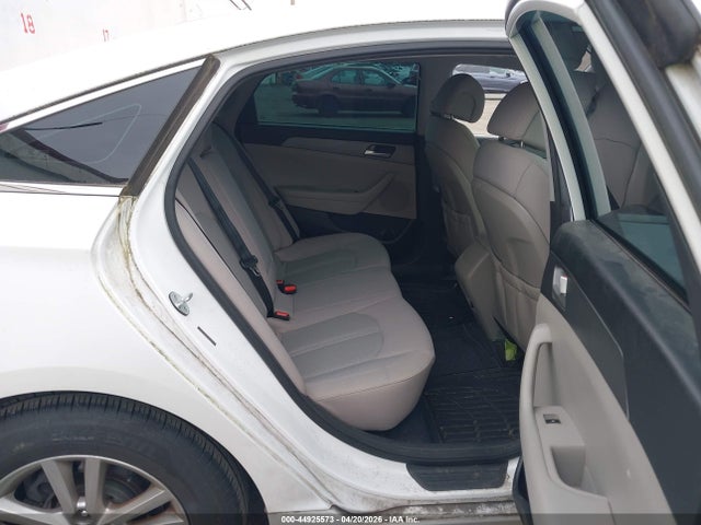 5NPE24AF8FH063921 Hyundai SONATA SE