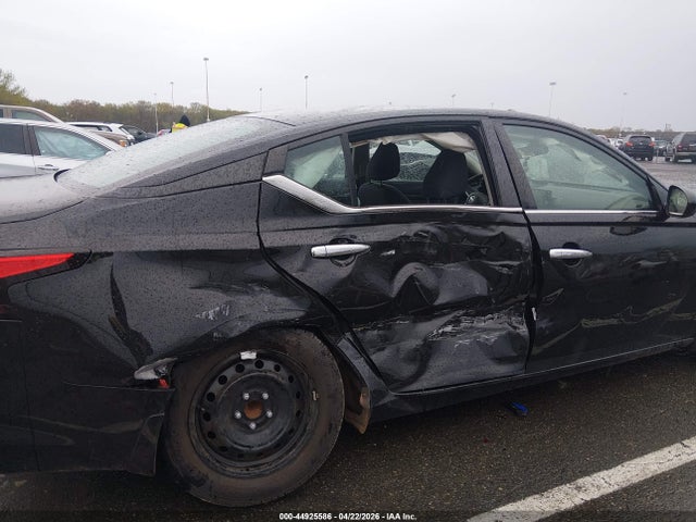 44925586 :رقم المزاد ، 1N4BL4BV0NN403976 vin ، 2022 Nissan Altima S Fwd مزاد بيع