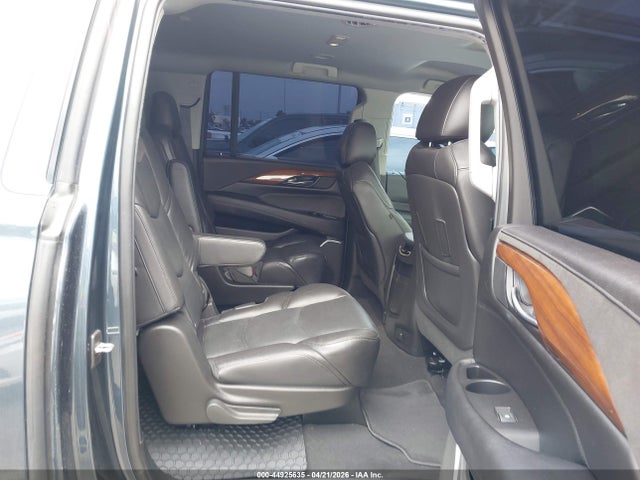 44925635 :رقم المزاد ، 1GYS3GKJ7LR166606 vin ، 2020 Cadillac Escalade Esv 2wd مزاد بيع