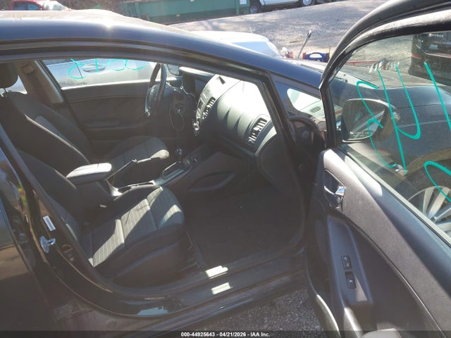 2015 Kia Forte Ex მანქანა იყიდება აუქციონზე, vin: KNAFX5A86F5321038, აუქციონის ნომერი: 44925643