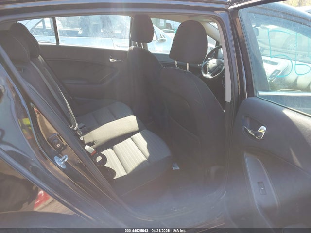 2015 Kia Forte Ex მანქანა იყიდება აუქციონზე, vin: KNAFX5A86F5321038, აუქციონის ნომერი: 44925643