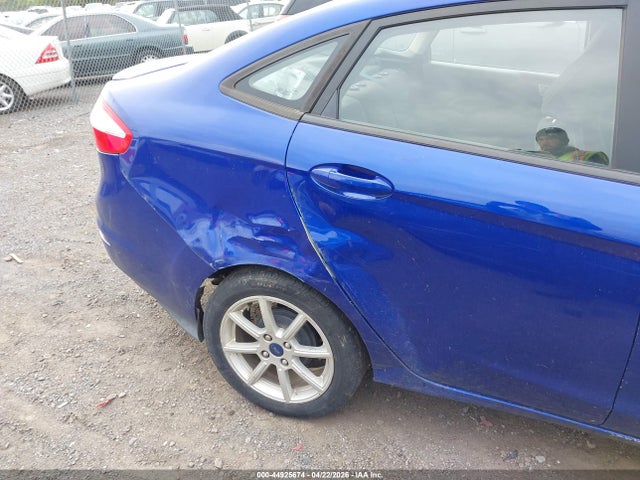 44925674 :رقم المزاد ، 3FADP4BJ4FM220439 vin ، 2015 Ford Fiesta Se مزاد بيع