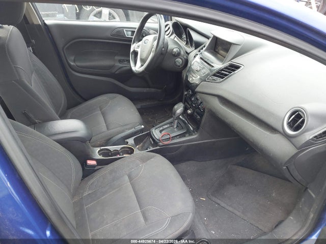 44925674 :رقم المزاد ، 3FADP4BJ4FM220439 vin ، 2015 Ford Fiesta Se مزاد بيع