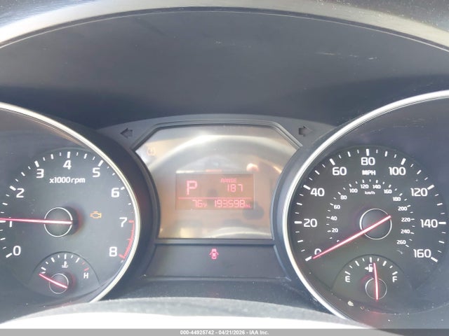 2015 Kia Sedona Lx მანქანა იყიდება აუქციონზე, vin: KNDMB5C16F6021129, აუქციონის ნომერი: 44925742