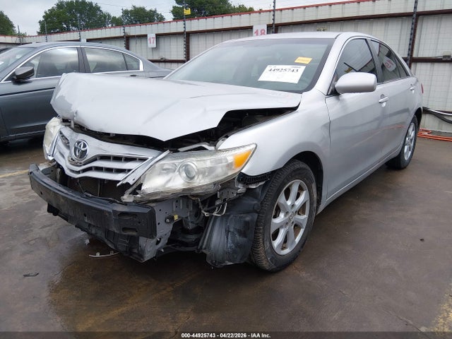 2011 Toyota Camry Le მანქანა იყიდება აუქციონზე, vin: 4T1BF3EK6BU732255, აუქციონის ნომერი: 44925743