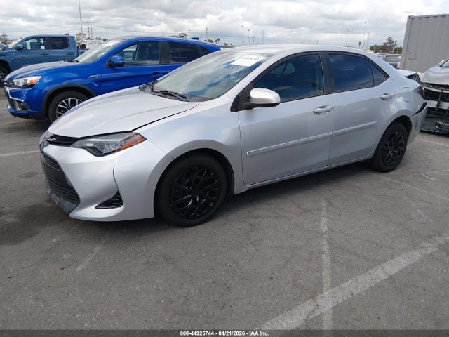 Toyota COROLLA LE 2017 2T1BURHE3HC931451 Image 2