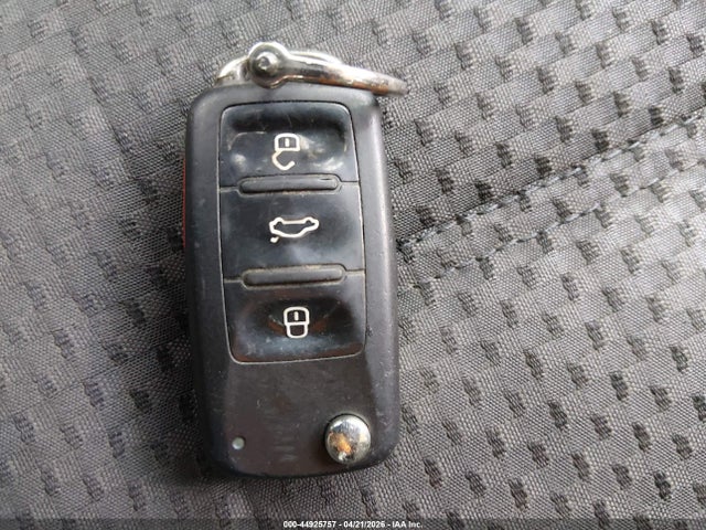 2014 Volkswagen Jetta 2.0l S მანქანა იყიდება აუქციონზე, vin: 3VW2K7AJ5EM408899, აუქციონის ნომერი: 44925757