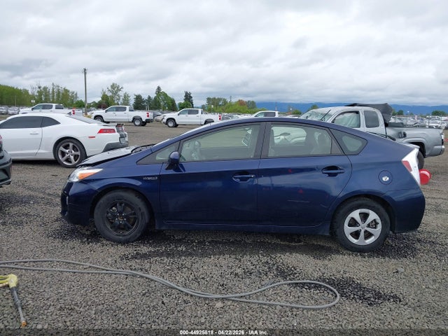 Toyota Prius Two 2015 JTDKN3DU5F0436490 Image 15